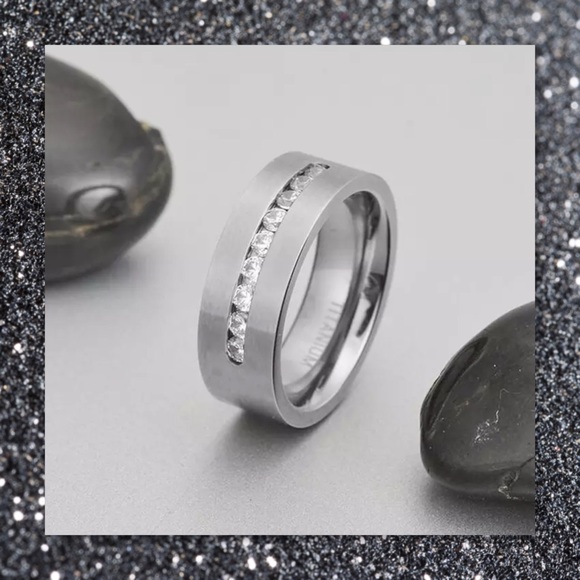 JUST IN🆕 8mm 316L Titanium Stainless Steel Ring - Picture 4 of 5